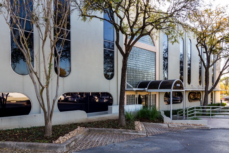 More Photos Of 4940 Broadway St, San Antonio Office For Lease