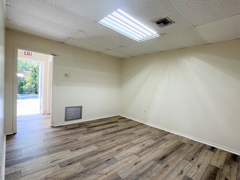 More Photos Of 2201 S French Ave, Sanford Storefront Retail Office For Lease