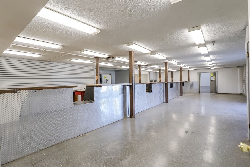 More Photos Of 2334 Production Dr, Indianapolis Warehouse For Lease