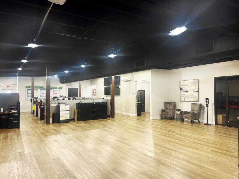 More Photos Of 624-646 S Delsea Dr, Vineland Warehouse For Lease