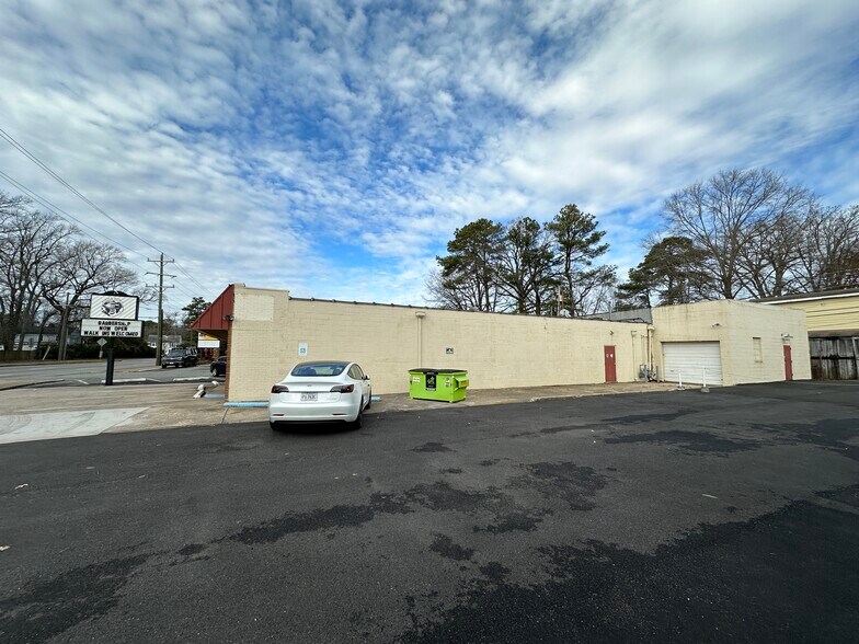 More Photos Of 10606 Warwick Blvd, Newport News General Retail For Sale