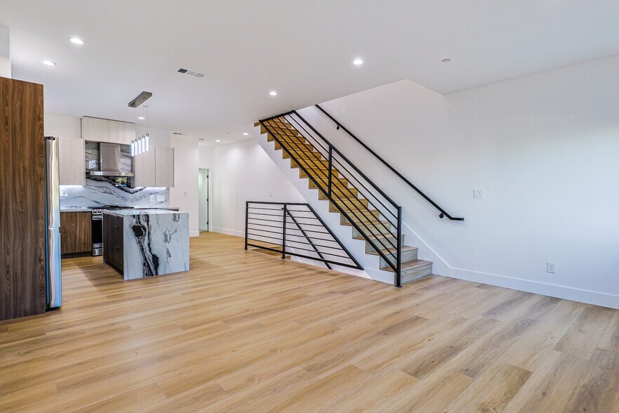 More Photos Of 4842 W 17th St, Los Angeles Apartments For Sale