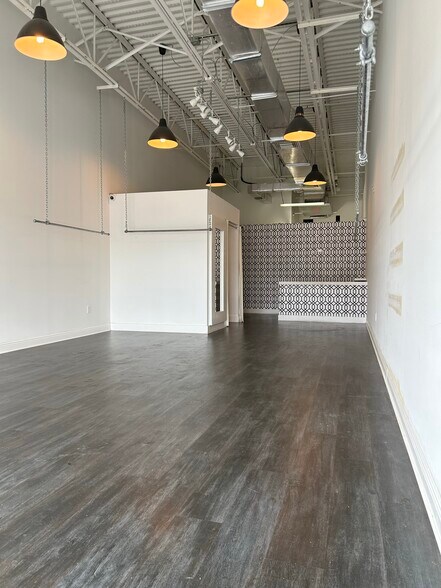 More Photos Of 1011-1021 W Hallandale Beach Blvd, Hallandale Unknown For Lease