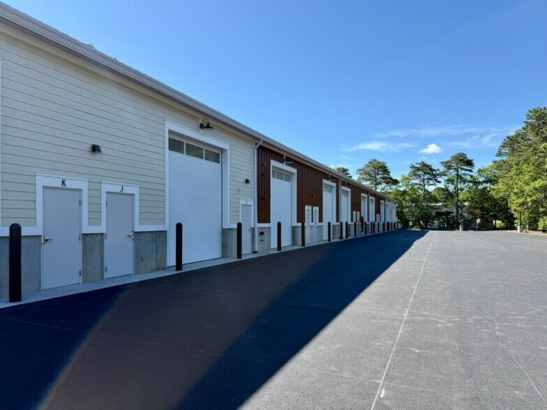 More Photos Of 212 Mid Tech Dr, West Yarmouth Office For Lease