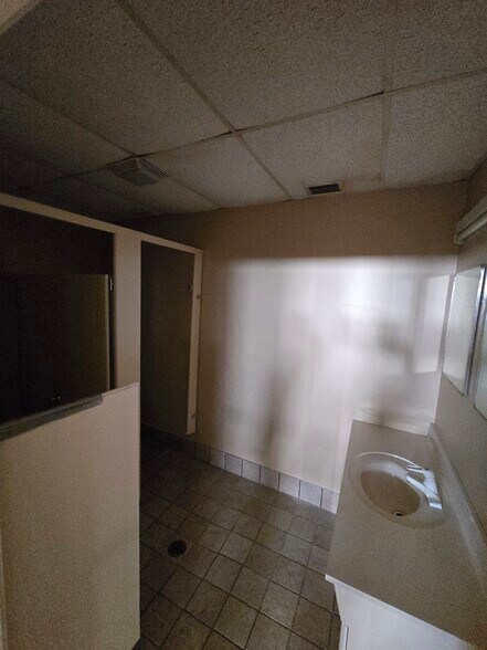 More Photos Of 5373 1st Ave, Birmingham Office For Lease