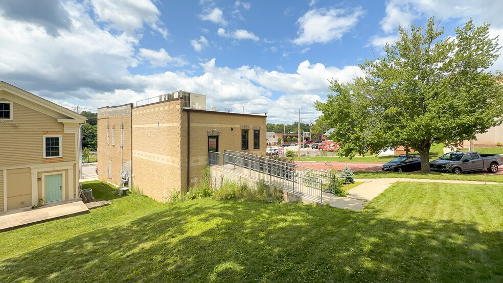 More Photos Of 257 N Water St, Kent Storefront Retail Residential For Sale
