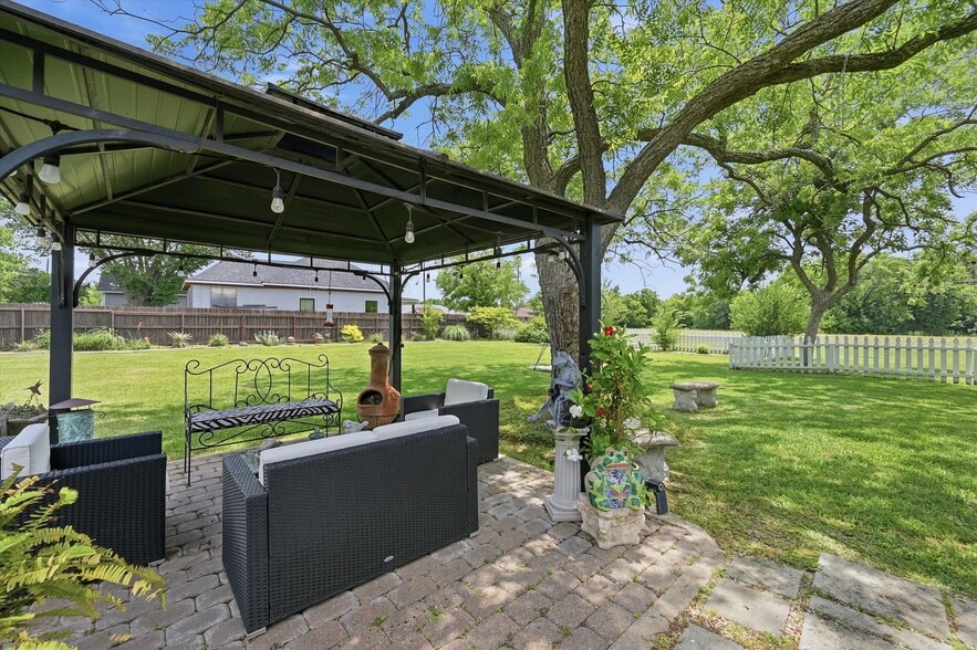 More Photos Of 202 E Main St, Celina Flex For Sale