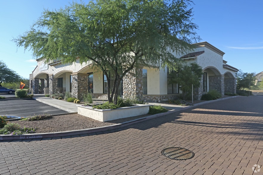 More Photos Of 7509 E Cave Creek Rd, Carefree General Retail For Lease