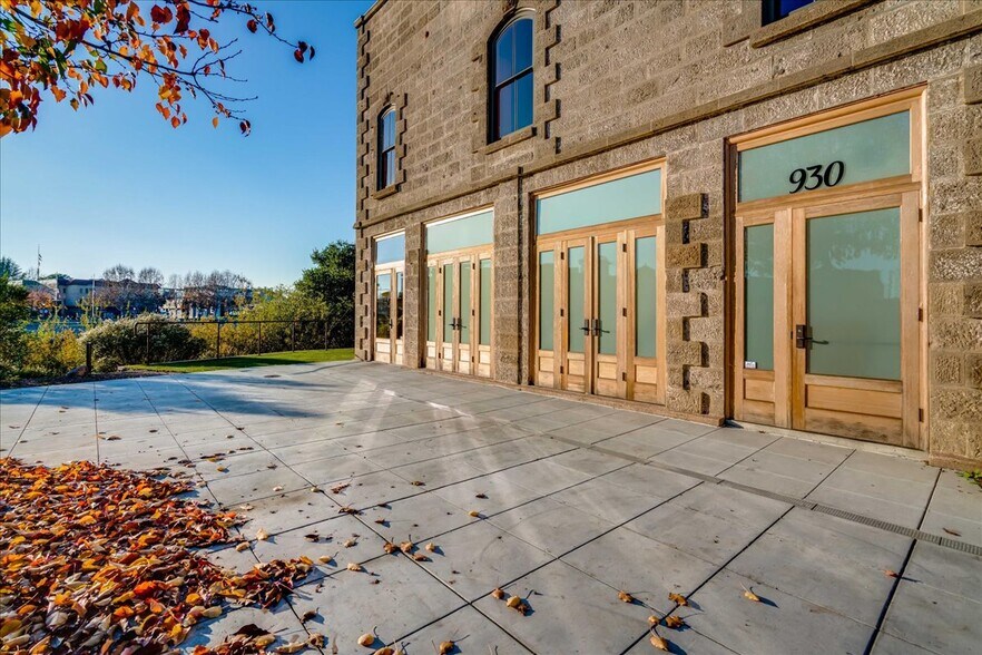More Photos Of 920-930 3rd St, Napa Flex For Lease