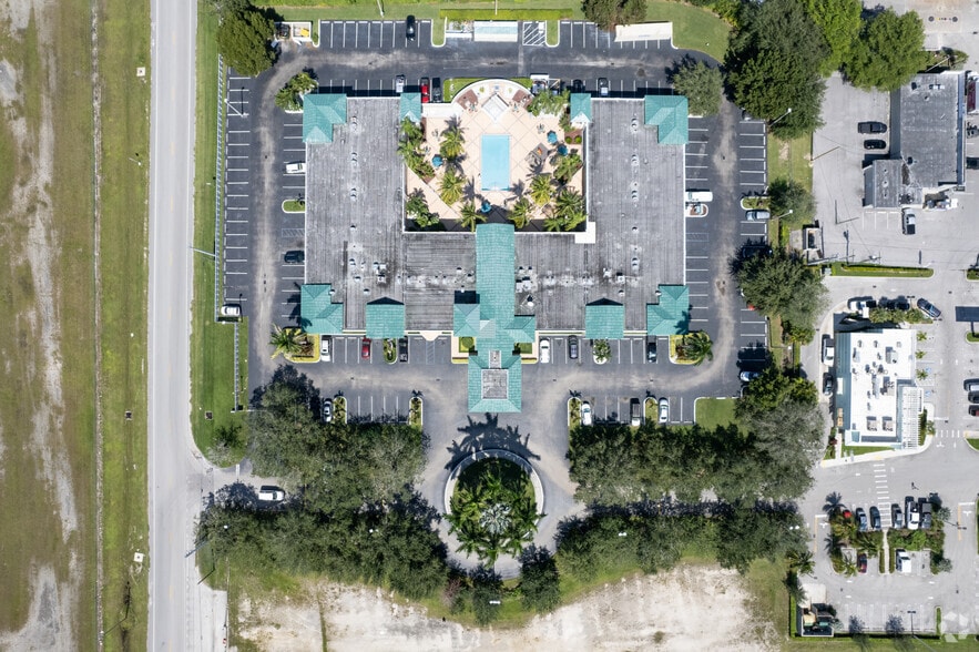 More Photos Of 411 S Krome Ave, Florida City Hotel For Sale