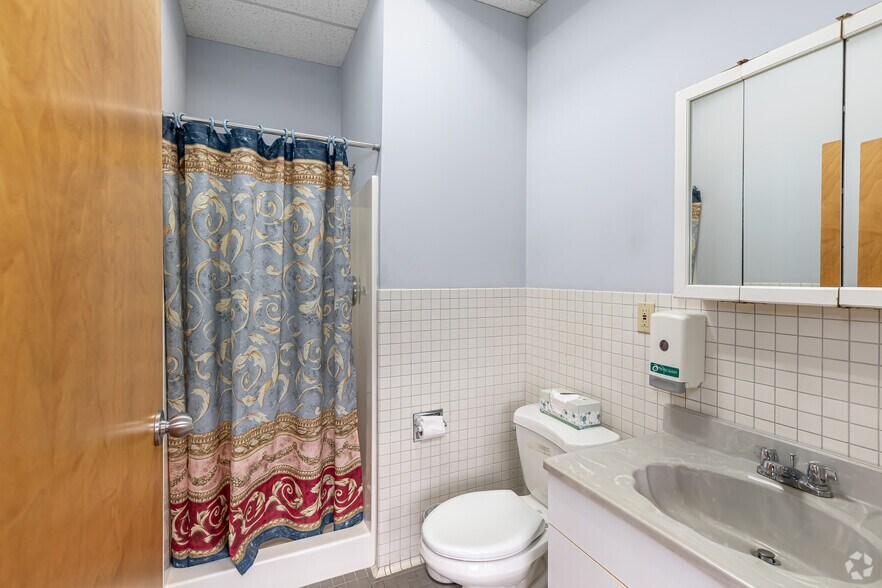 More Photos Of 600 Saw Mill Rd, West Haven Office For Sale