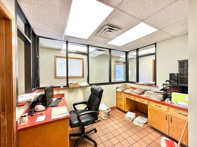 More Photos Of 1005 E 6th Ave, Belton Specialty For Sale