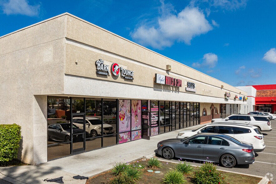 More Photos Of 247-293 Academy Ave, Sanger Freestanding For Lease