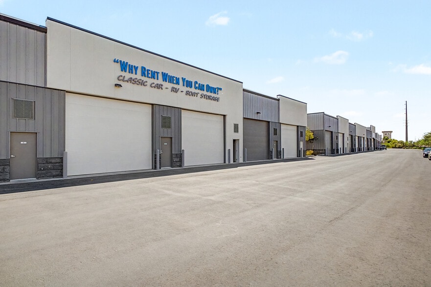 More Photos Of 450 E Willis Rd #71, Chandler Self Storage For Sale