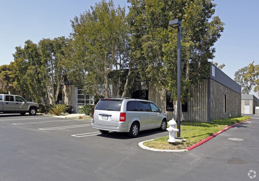 More Photos Of 3198 Airport Loop Dr, Costa Mesa Light Manufacturing For Lease