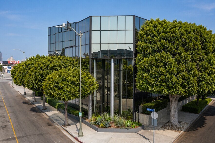 More Photos Of 11022 Santa Monica Blvd, Los Angeles Office For Lease