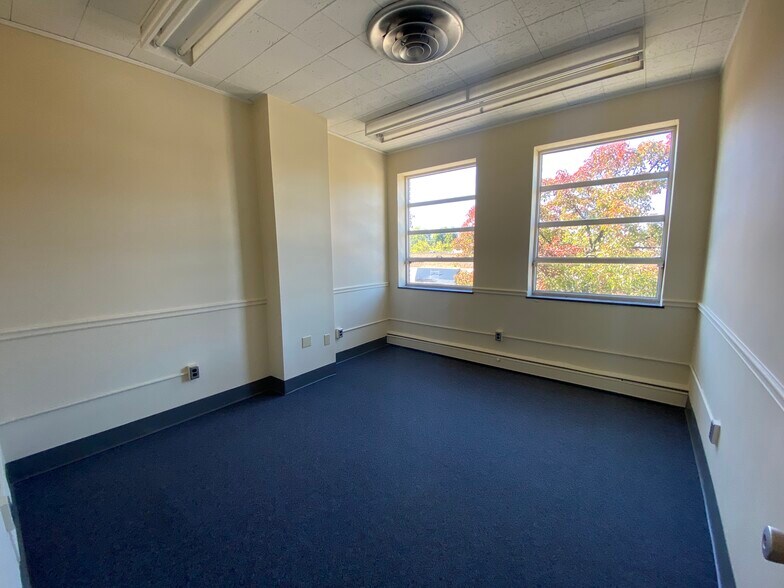 More Photos Of 366-368 S Main St, Akron Office For Sale