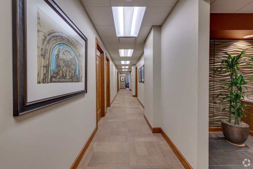 More Photos Of 401 S Boston Ave, Tulsa Office For Lease