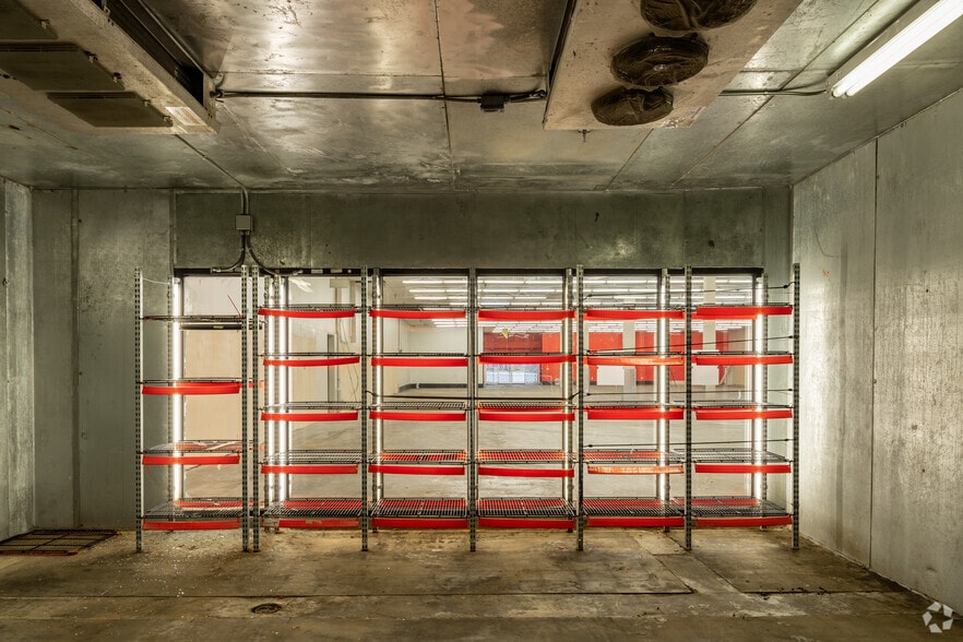 More Photos Of 20425-20427 Plymouth Rd, Detroit Freestanding For Sale