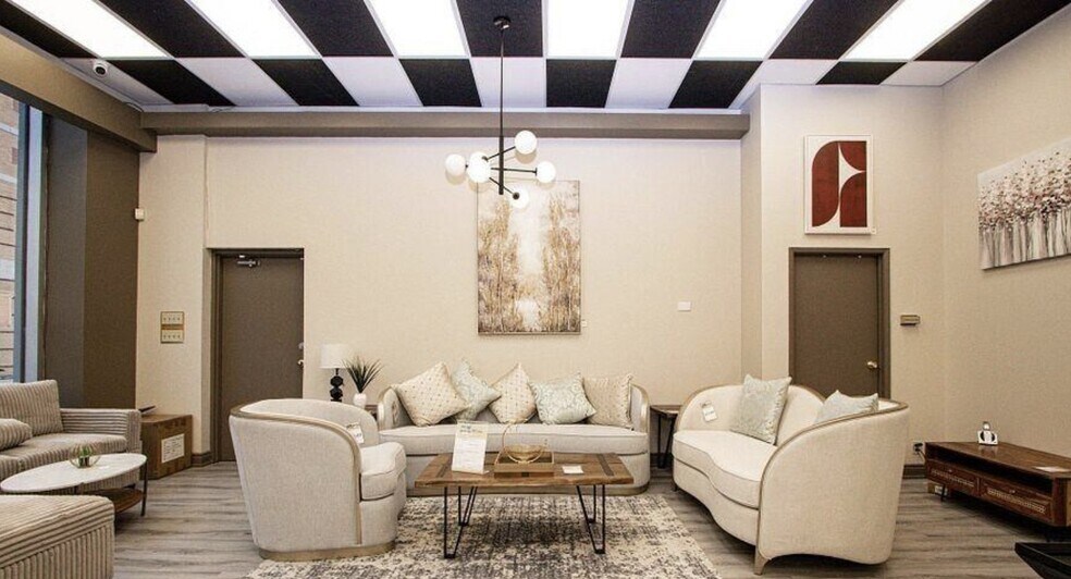 More Photos Of 217 King St, London Storefront For Lease