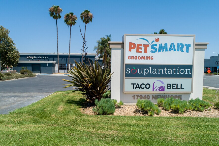 More Photos Of 17876-17940 Newhope St, Fountain Valley Unknown For Lease