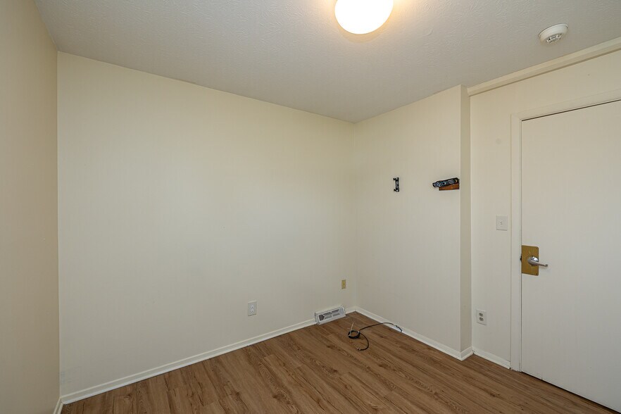 More Photos Of 7997 Wesley Dr, Strongsville Apartments For Sale
