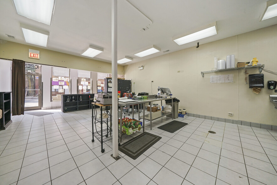 More Photos Of 907 N Damen Ave, Chicago Storefront Retail Residential For Lease