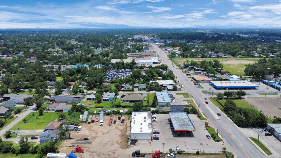 More Photos Of 7803 Jensen Dr, Houston Convenience Store For Lease