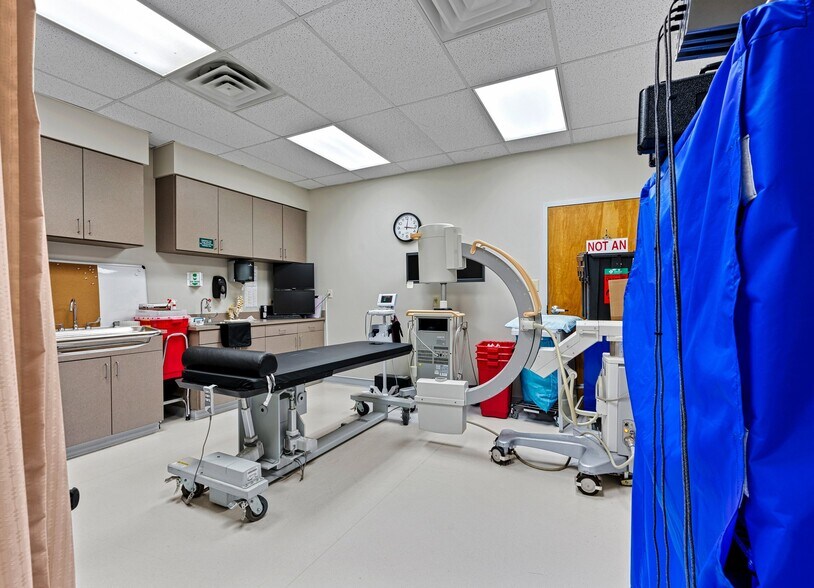 More Photos Of 357-359 Williamson Rd, Mooresville Medical For Sale