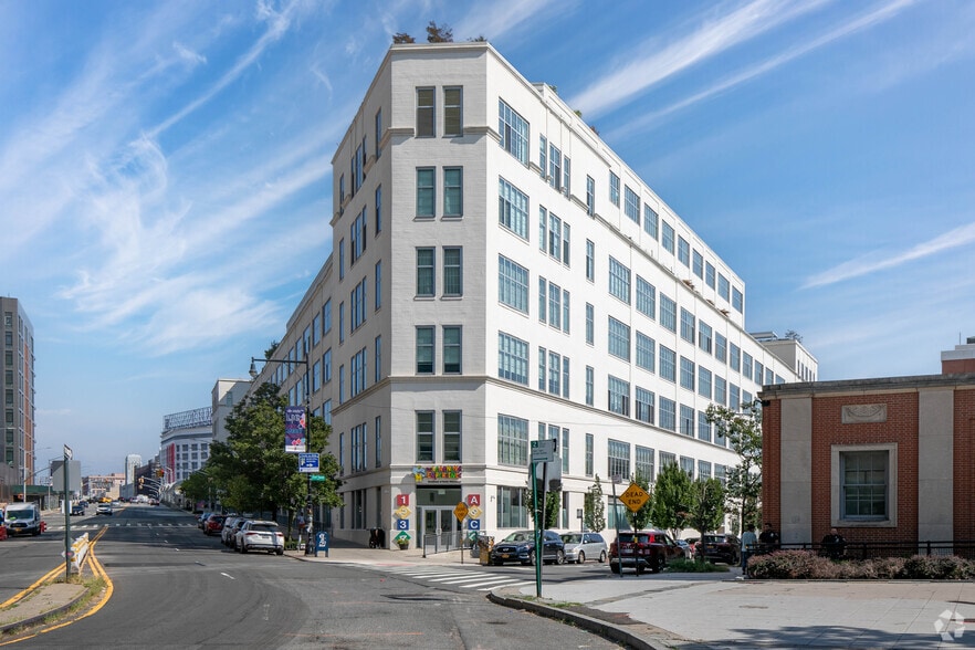 More Photos Of 2728 Thomson Ave, Long Island City Apartments For Sale