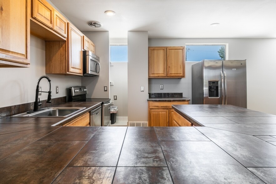 More Photos Of 49 W Burton Ave, Salt Lake City Warehouse For Lease