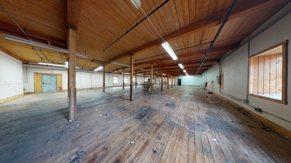 More Photos Of 119 R Foster St, Peabody Warehouse For Lease