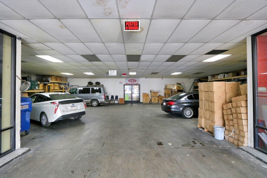 More Photos Of 1045 S Western Ave, Los Angeles Storefront For Sale