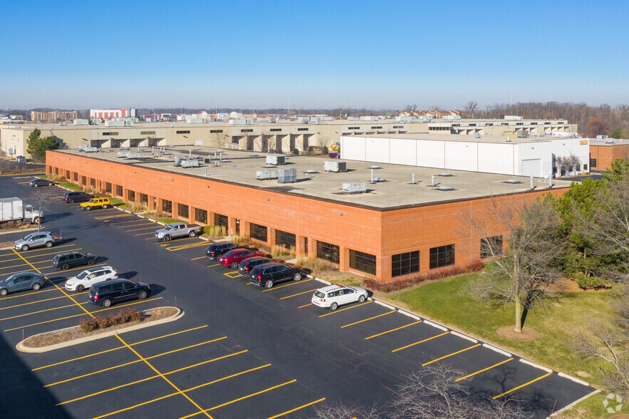 More Photos Of 940-972 Northpoint Blvd, Waukegan Light Distribution For Lease