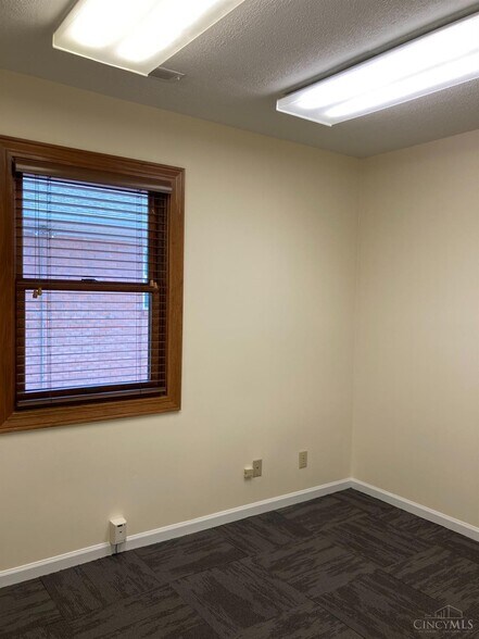 More Photos Of 771 Neeb Rd, Cincinnati Medical For Lease