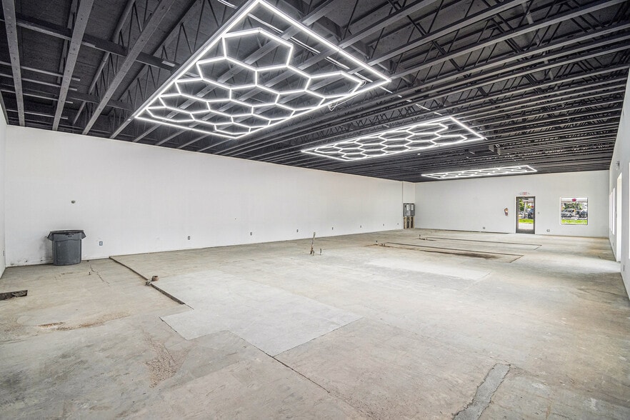 More Photos Of 3525 N 90th St, Omaha Freestanding For Lease