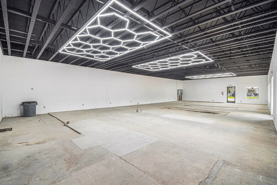 More Photos Of 3525 N 90th St, Omaha Freestanding For Lease