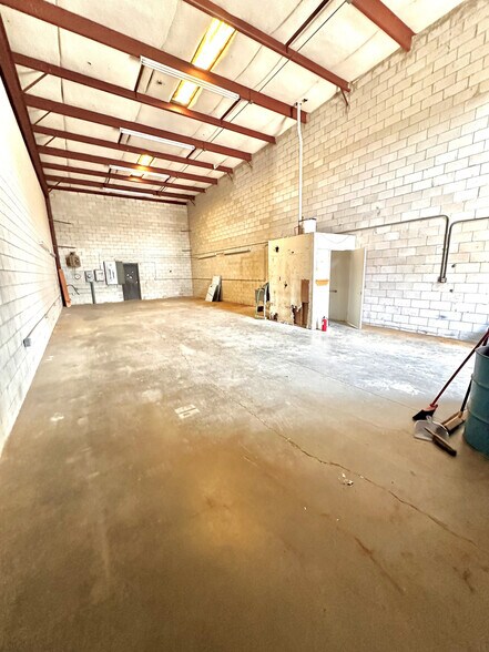 More Photos Of 113 S First Colonial Rd, Virginia Beach Flex For Sale
