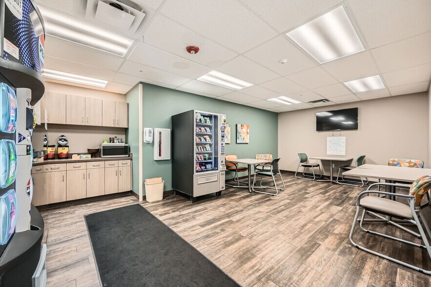 More Photos Of 16830 Northgate Dr, Parker Medical For Sale