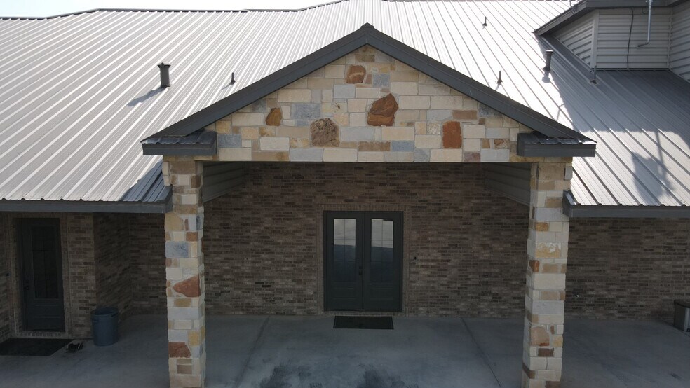 More Photos Of 4313 N County Rd W, Odessa Office For Sale