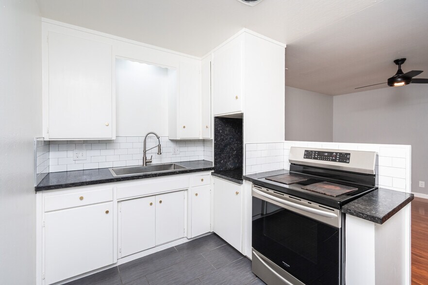 More Photos Of 1406 Woolner Ave, Fairfield Apartments For Sale