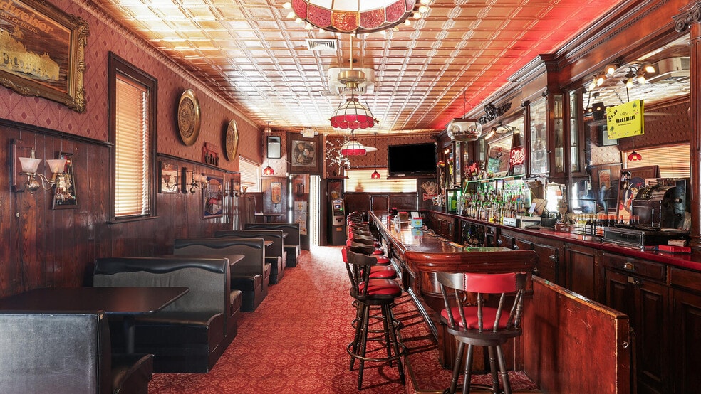 More Photos Of 45-47 Franklin St, Bloomfield Bar For Sale