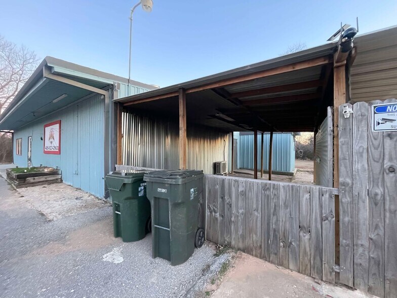 More Photos Of 10810 Alameda Dr, Norman Restaurant For Sale