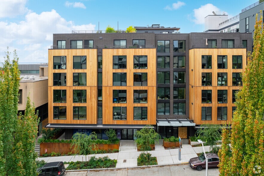 More Photos Of 417 2nd Ave W, Seattle Apartments For Lease