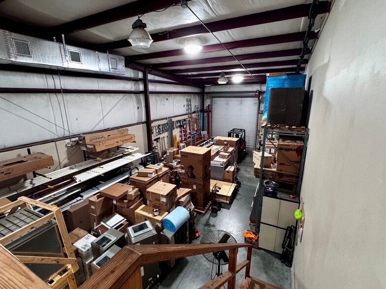 More Photos Of 1550-1582 Global Ct, Sarasota Light Manufacturing For Sale