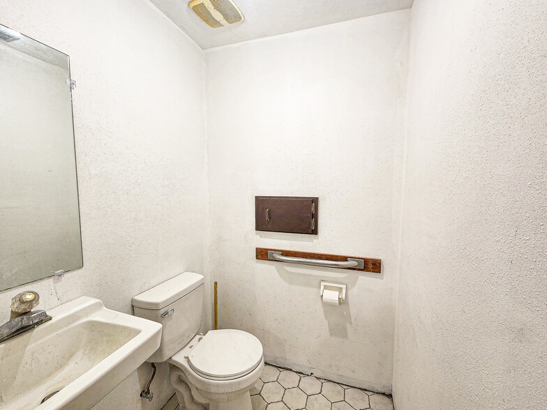 More Photos Of 11121 SE 53rd Ct, Belleview Medical For Sale