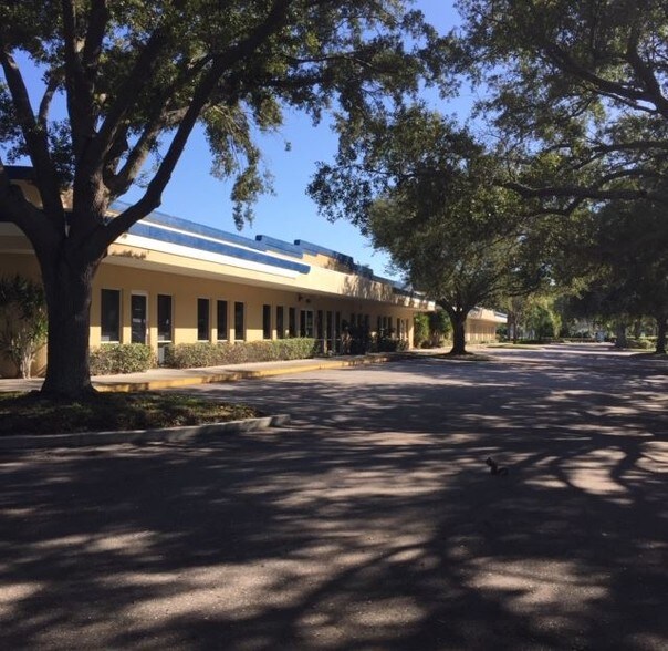 Primary Photo Of 410 43rd St W, Bradenton Unknown For Lease