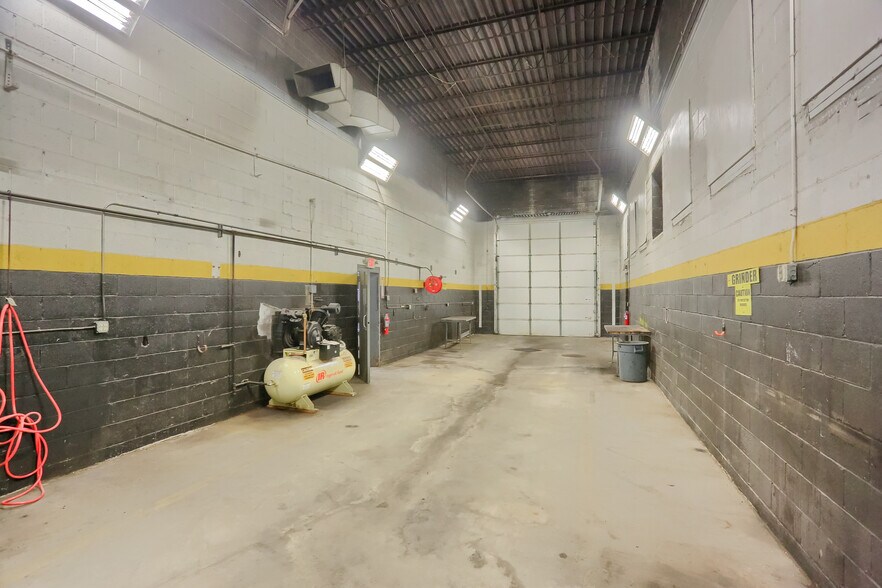 More Photos Of 98 Sproul St, McKees Rocks Truck Terminal For Sale