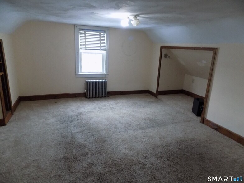 More Photos Of 941 Farmington Ave, Bristol Office Residential For Sale