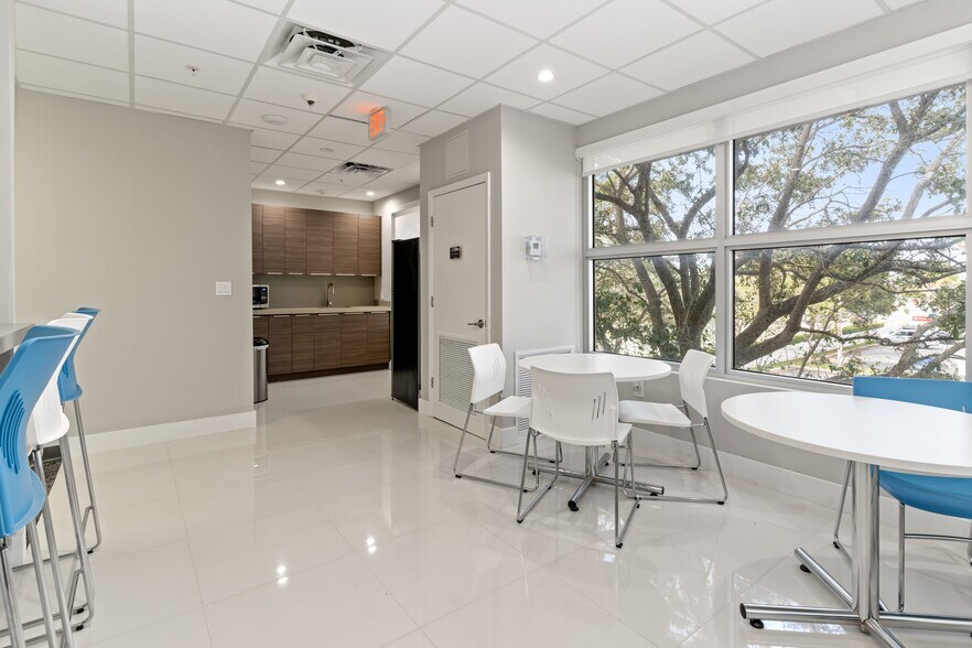 More Photos Of 4640 S University Dr, Davie Medical For Sale